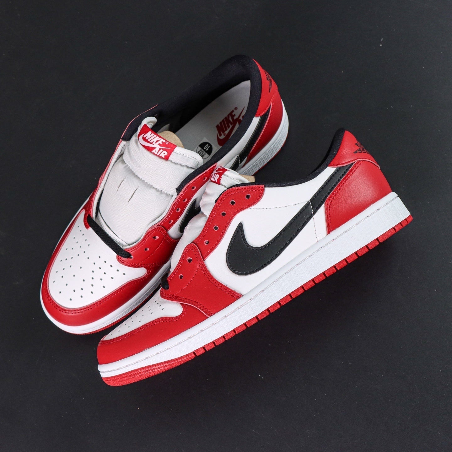 Air Jordan 1 Retro Low OG Chicago