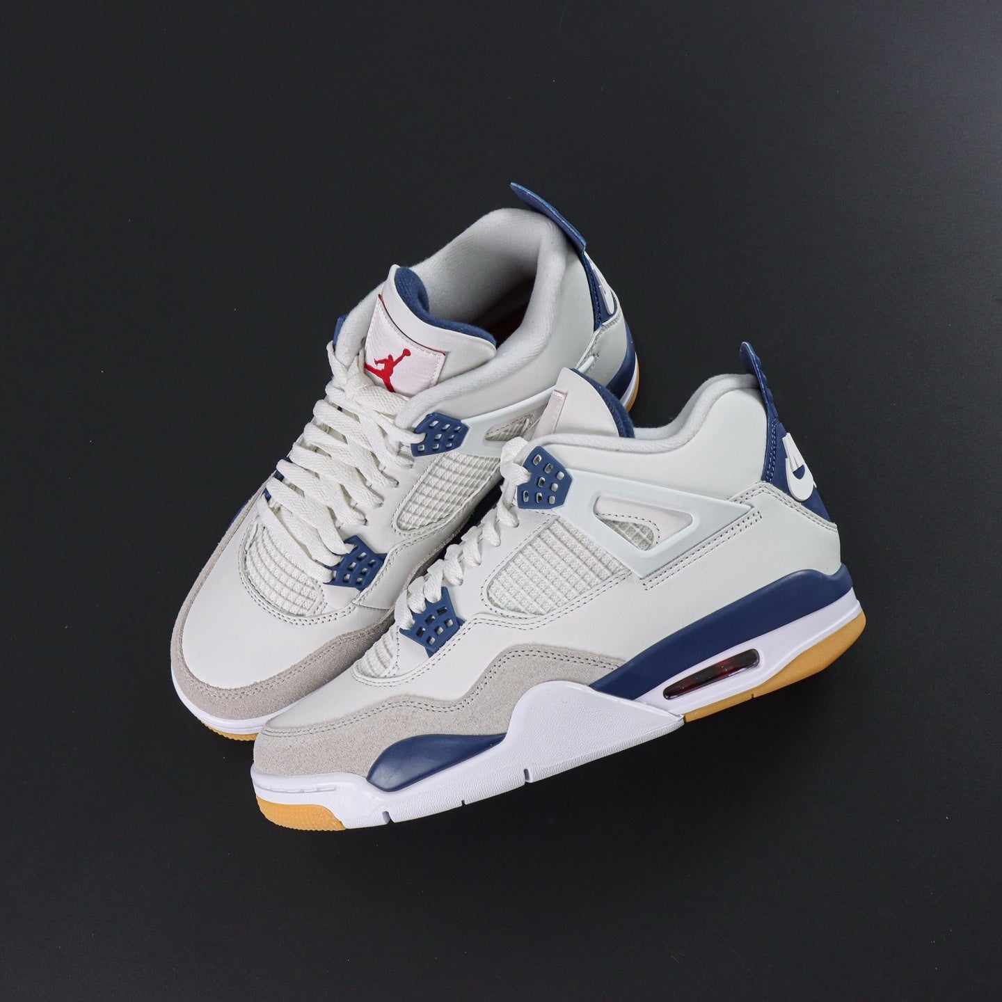 Air Jordan 4 x Nike SB Varsity Red