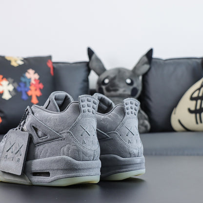 Air Jordan 4 Kaws