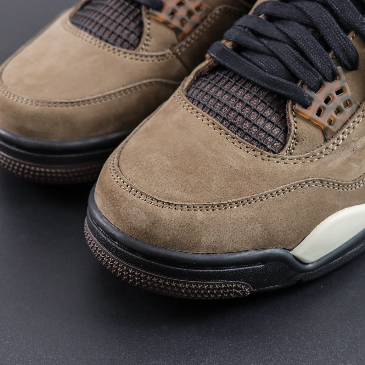 Air Jordan 4 x Travis Scott Mocha