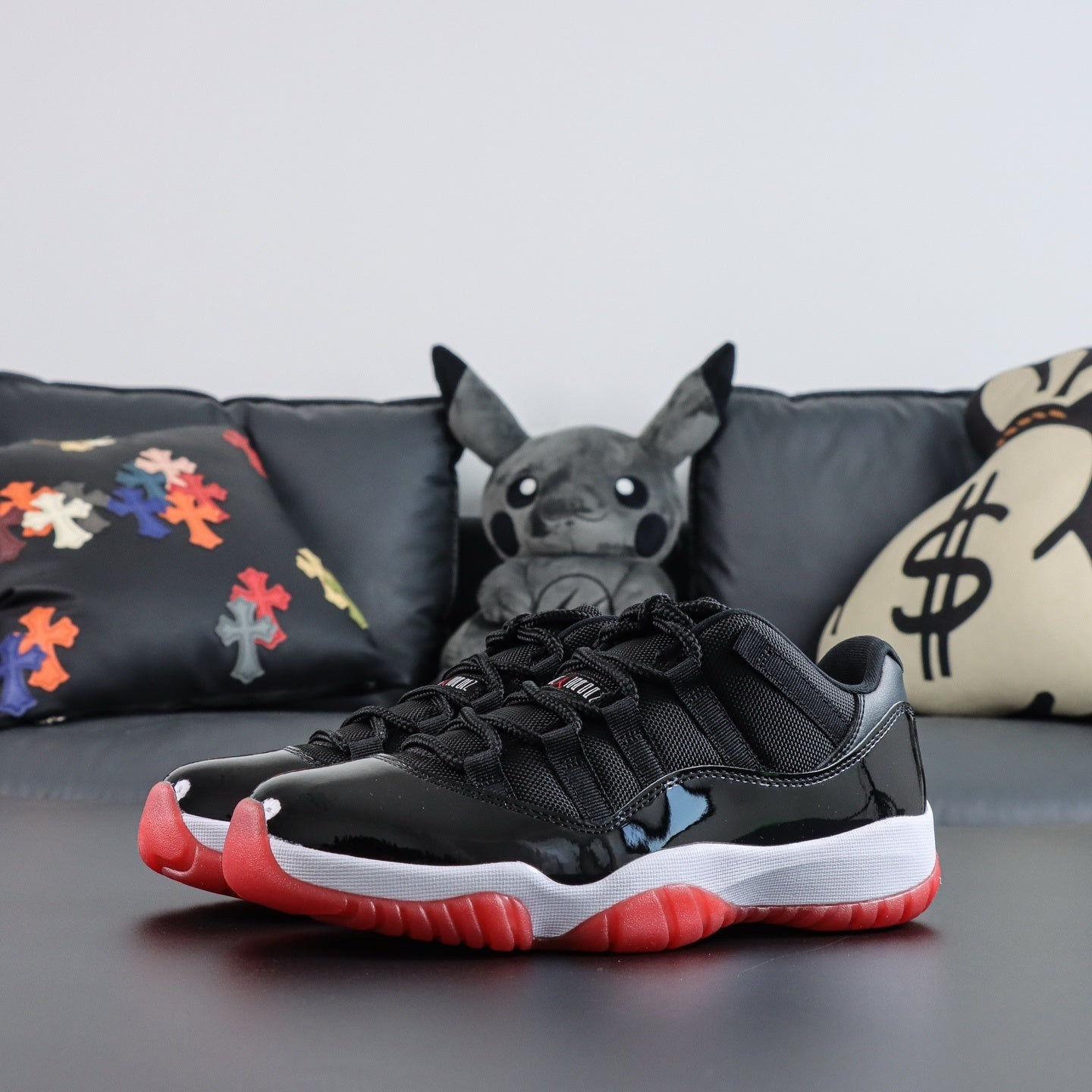 Air Jordan 11  Retro Low Bred