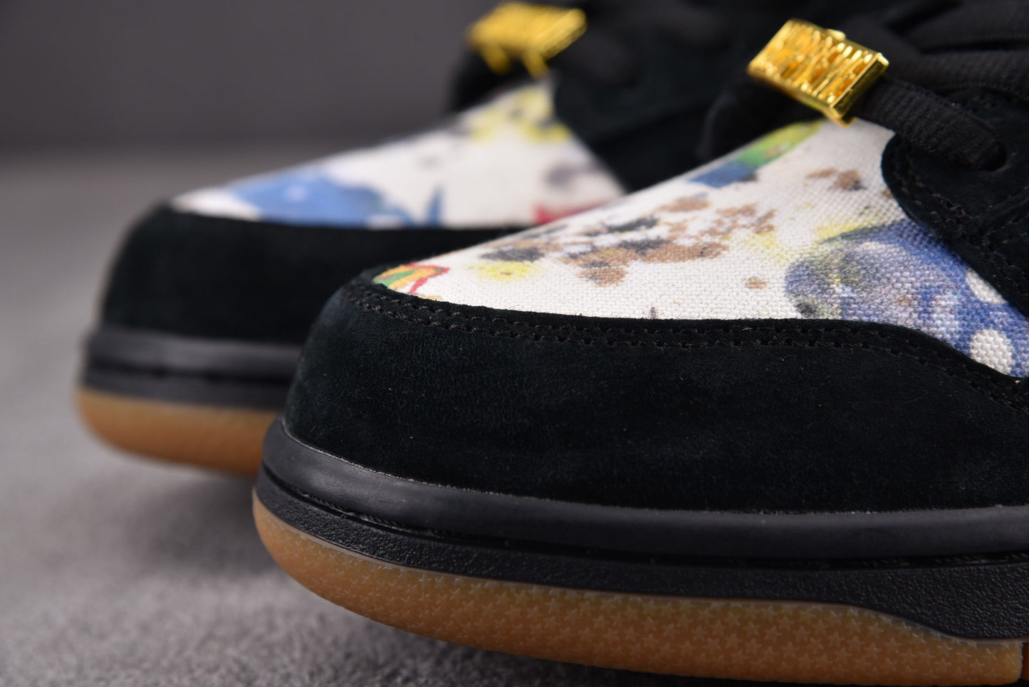 Nike SB Dunk x Supreme