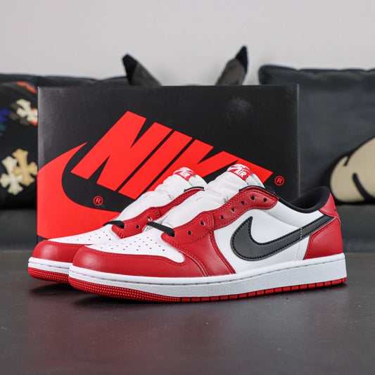 Air Jordan 1 Retro Low OG Chicago