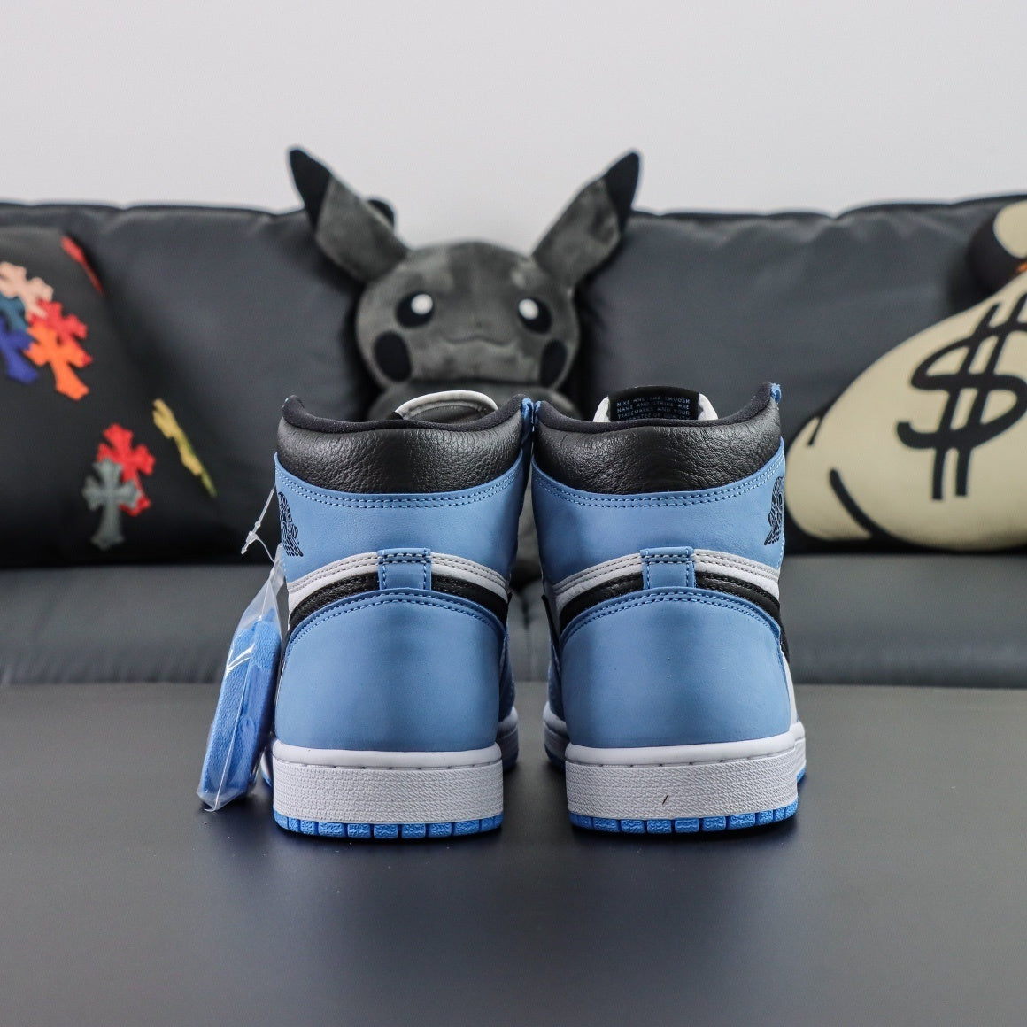 Air Jordan 1 Retro OG High University Blue