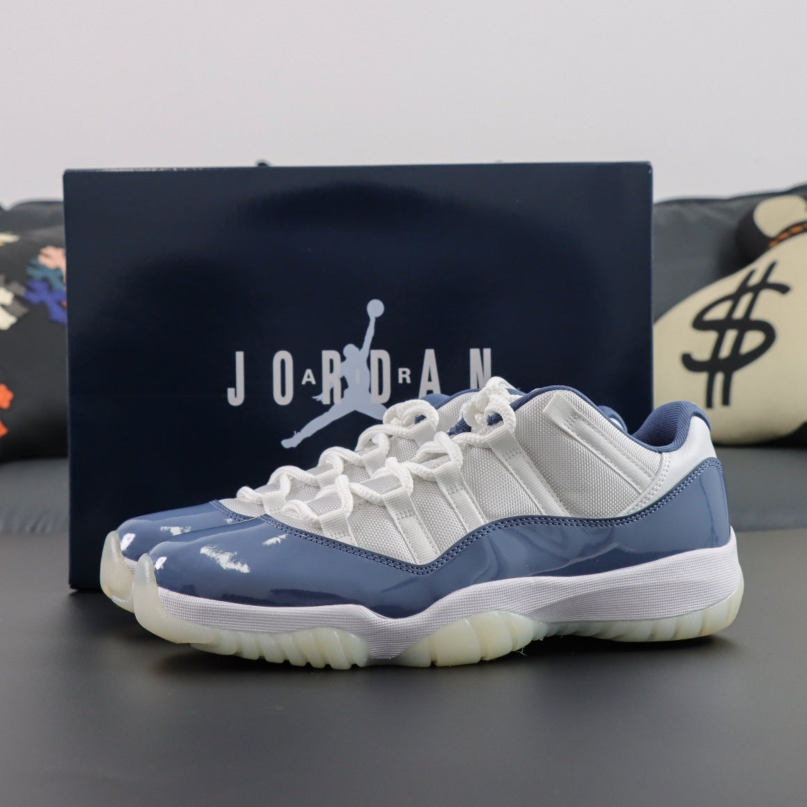 Air Jordan 11  Retro Low Diffused Blue
