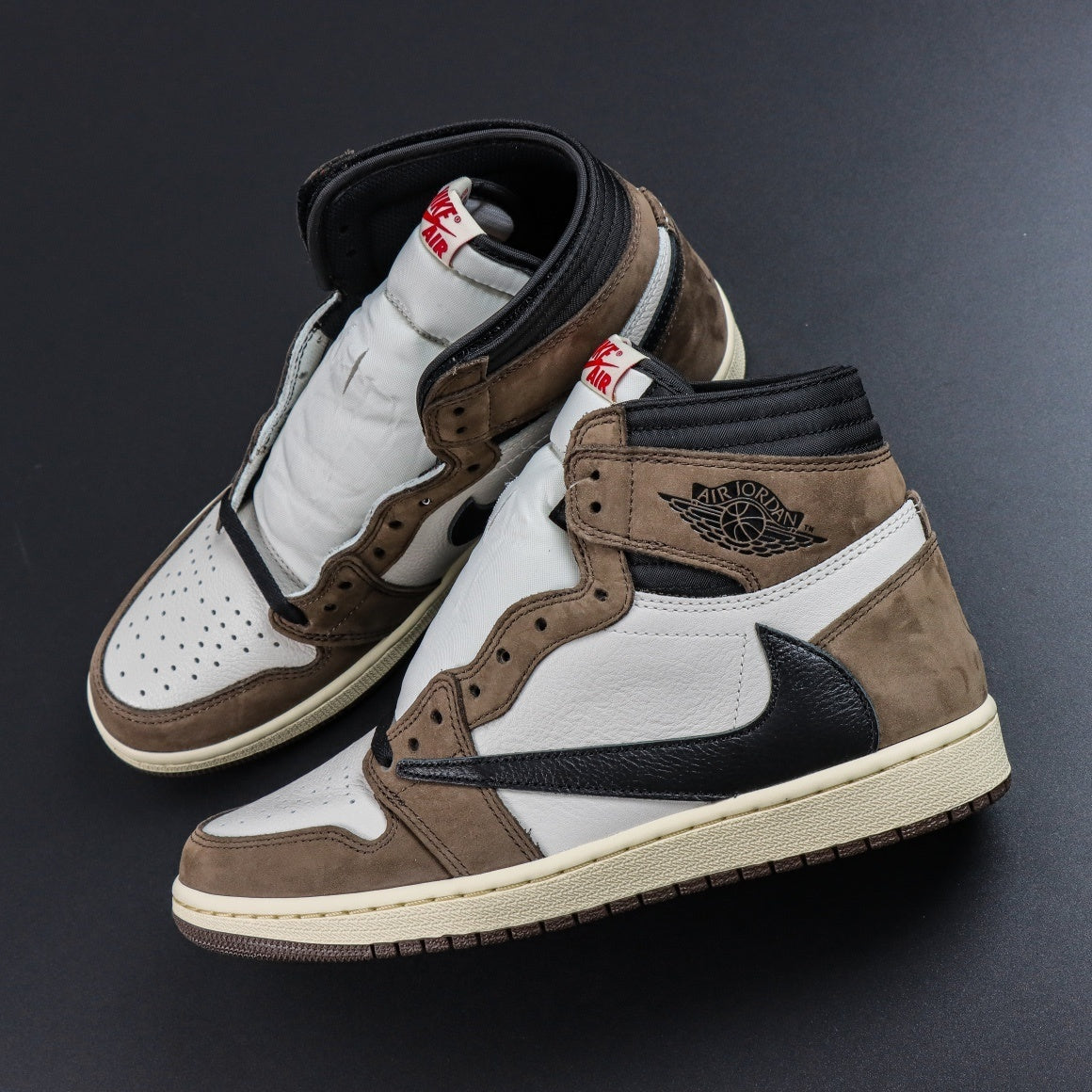 Air Jordan 1 x Travis Scott Retro OG SP Mocha