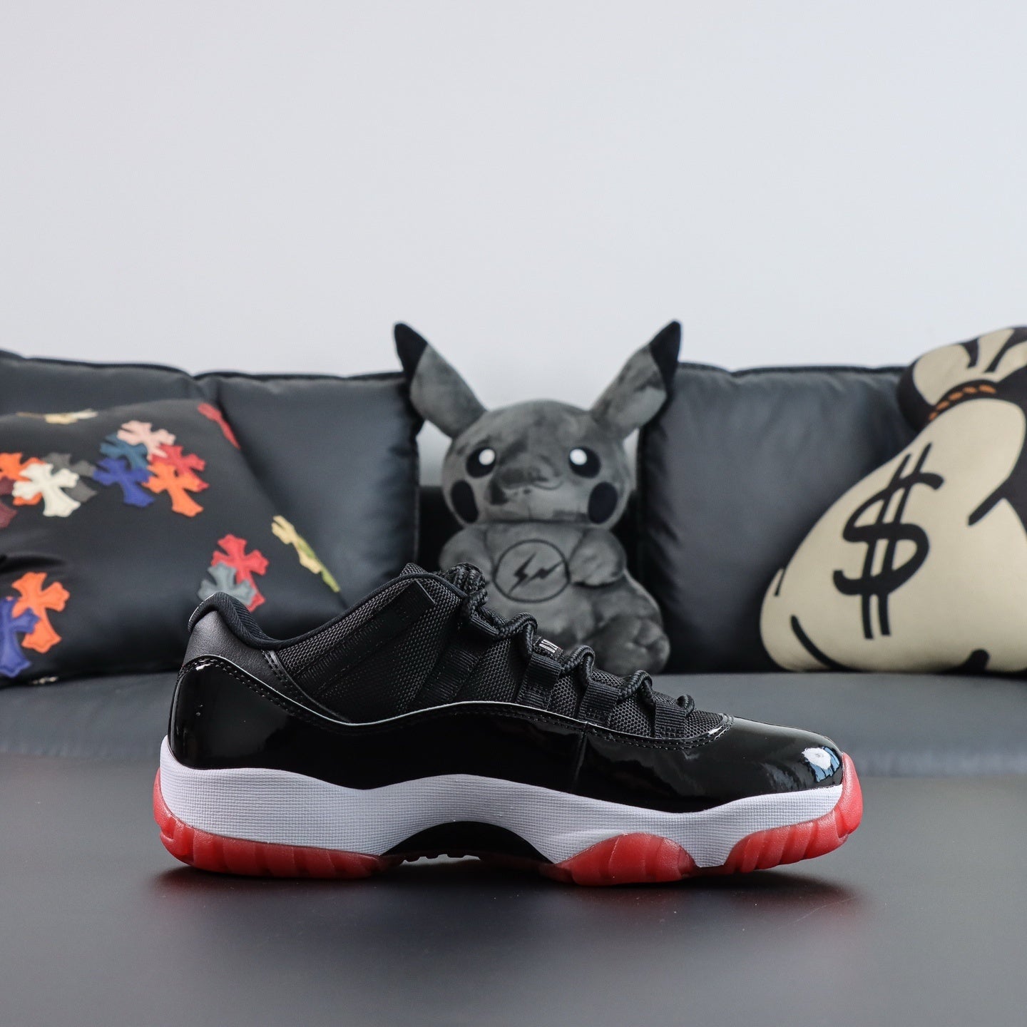 Air Jordan 11  Retro Low Bred