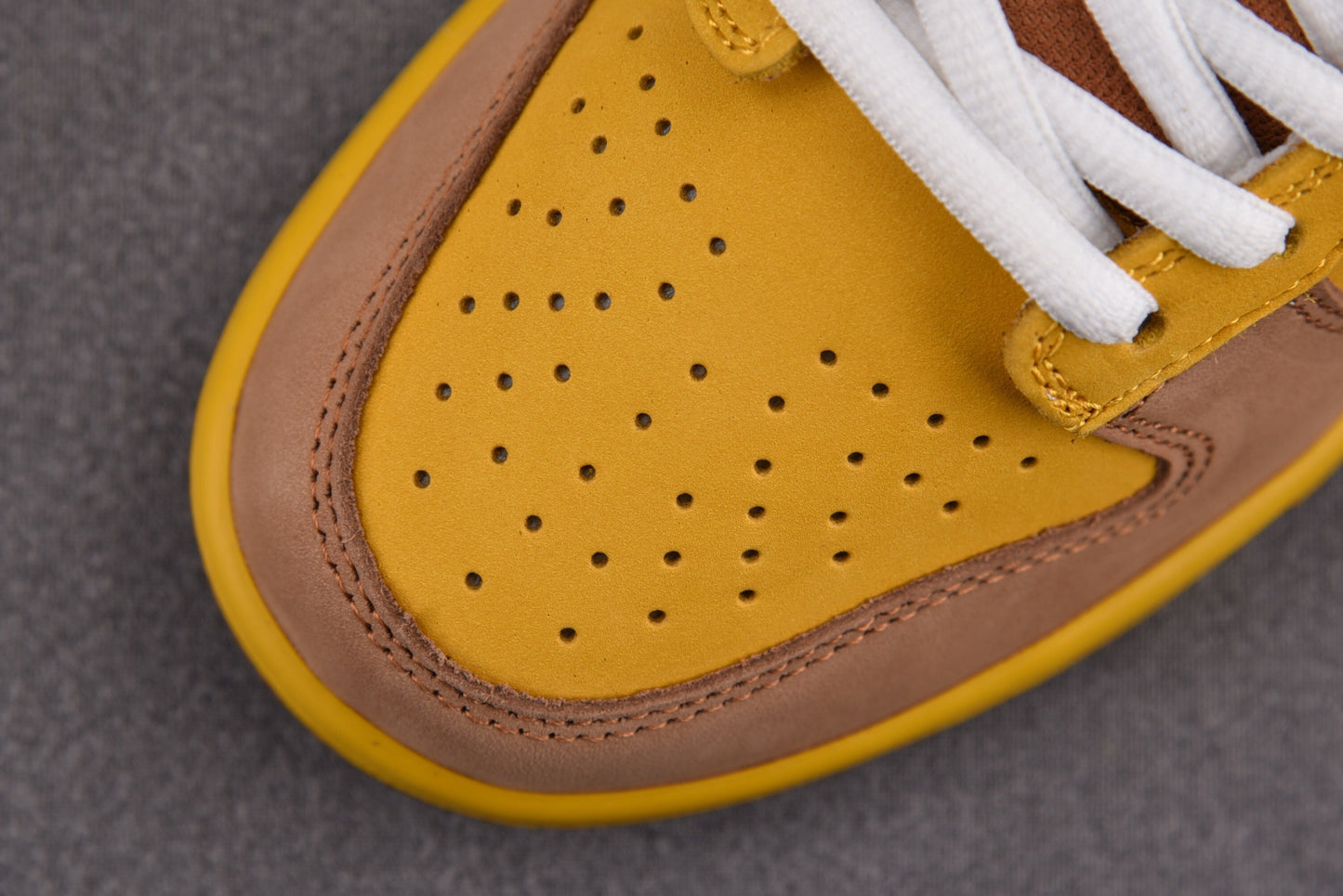 Nike SB Dunk Newcastle Brown Ale