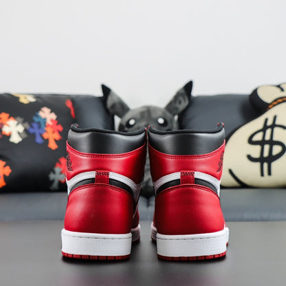 Air Jordan 1 Retro High OG Chicago [2015]