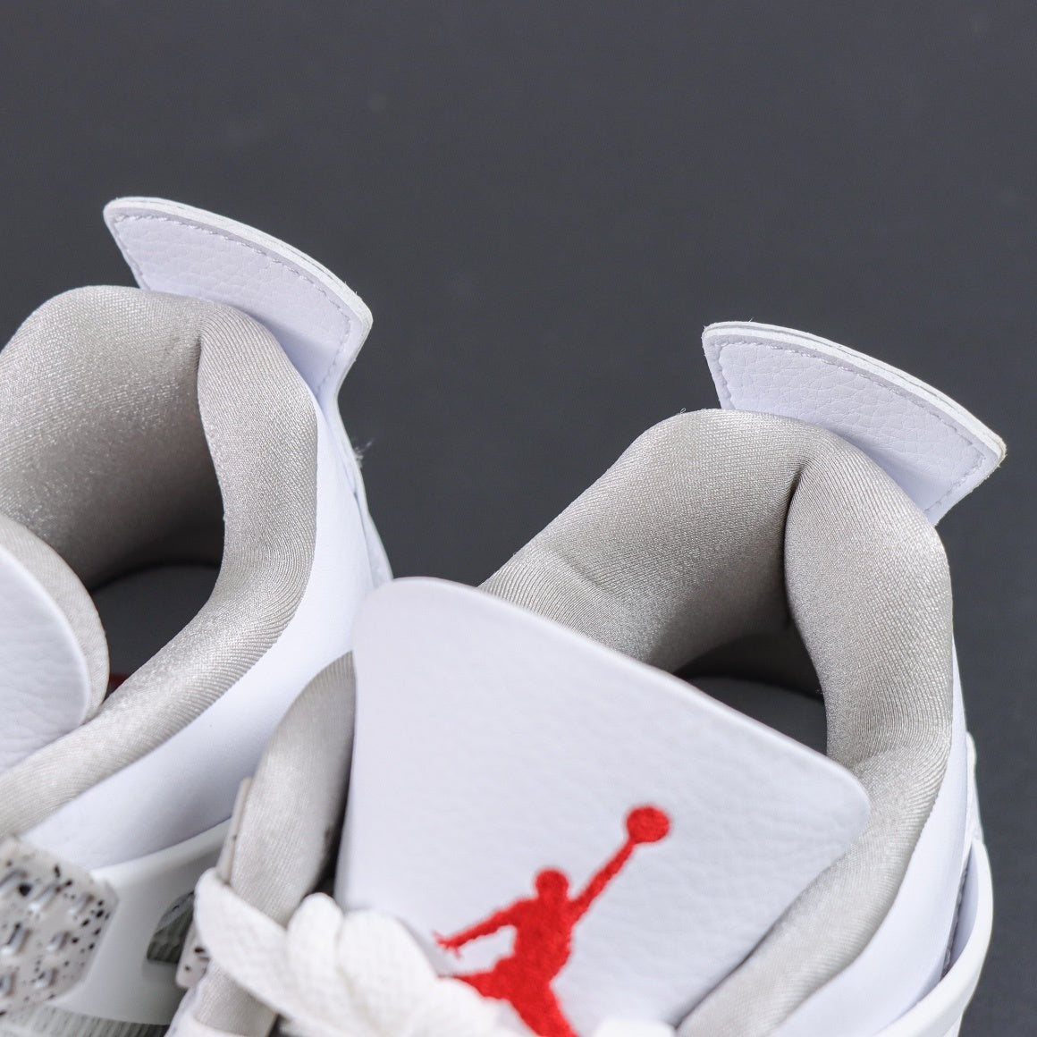 Air Jordan 4 White Oreo [2021]