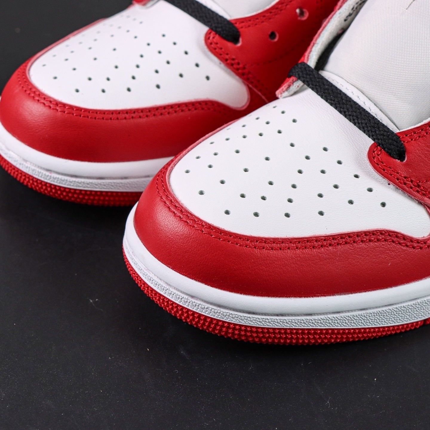 Air Jordan 1 Retro Low OG Chicago