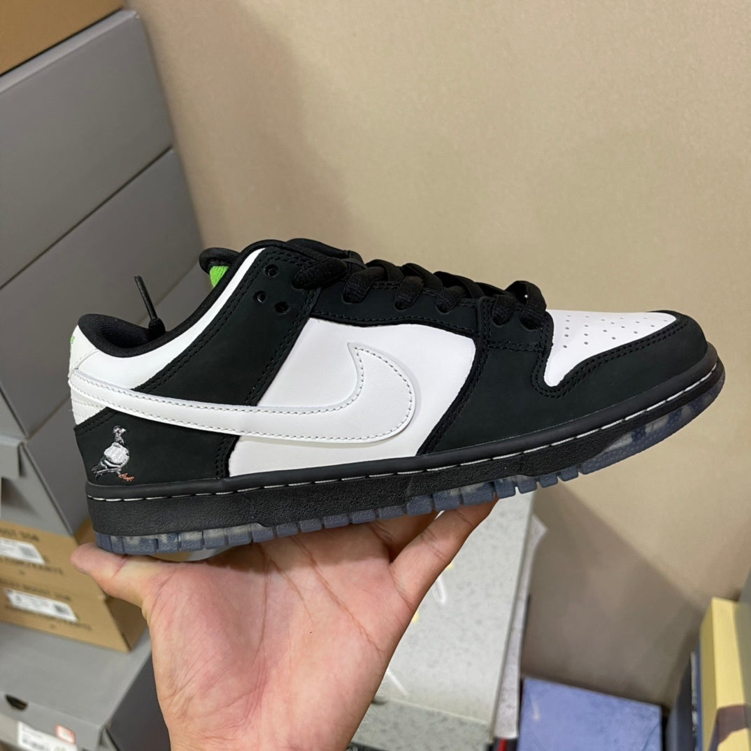 Nike Dunk Panda Pigeon