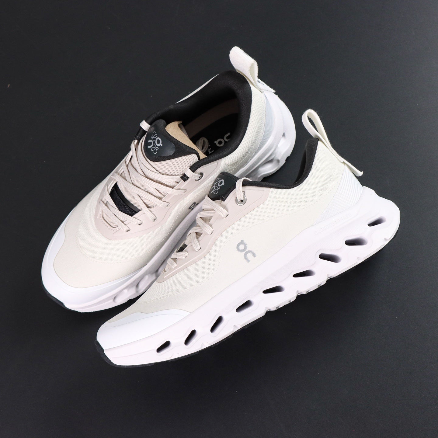 Cloudsurfer white and black