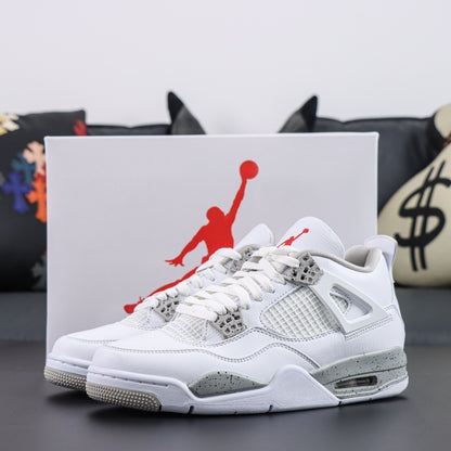 Air Jordan 4 White Oreo [2021]
