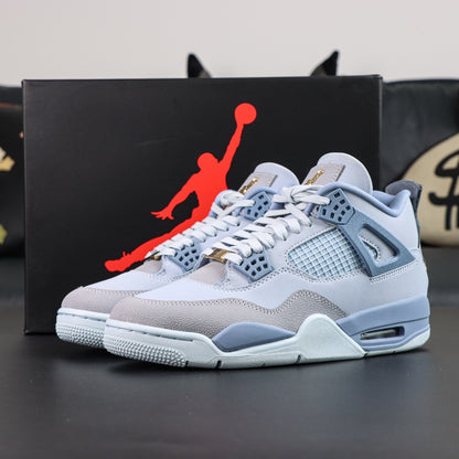 Air Jordan 4 Retro OG UNC Tar Heel PE