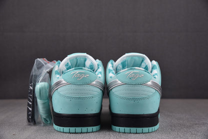 Nike SB Dunk Tiffany Lobster