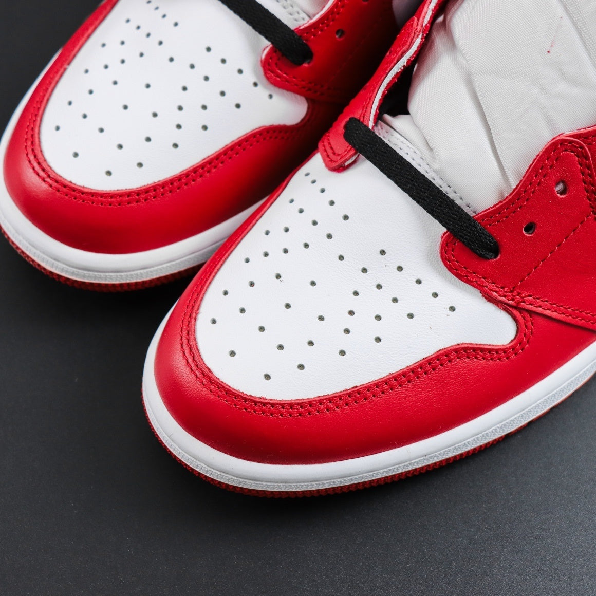 Air Jordan 1 Retro High OG Chicago [2015]