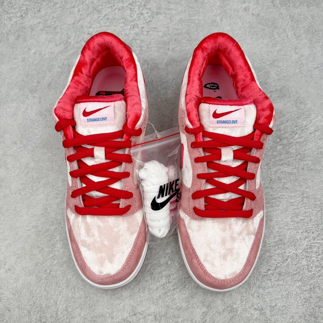 Nike SB Dunk Strange Love