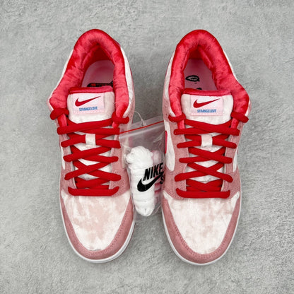 Nike SB Dunk Strange Love