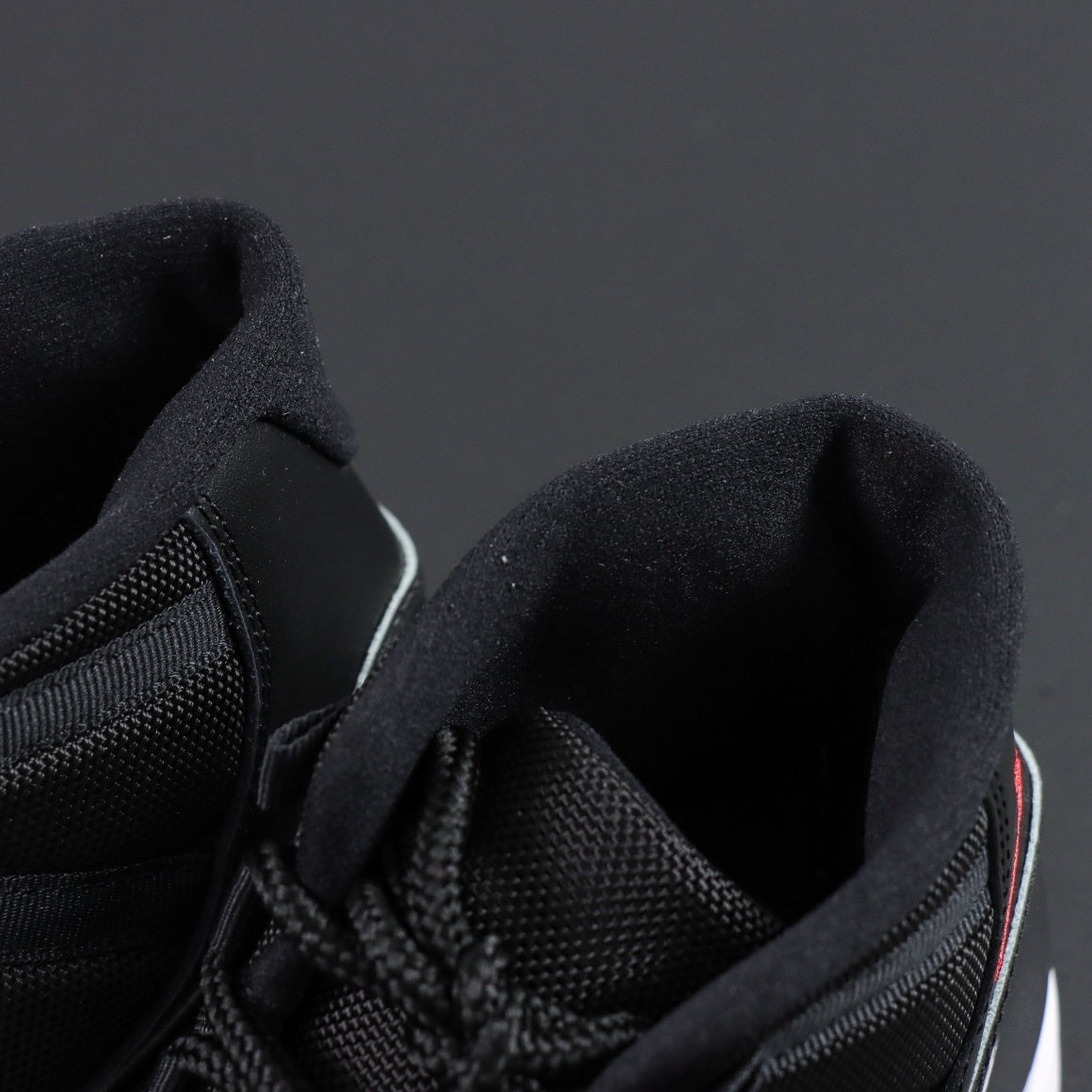 Air Jordan 11  Retro Playoff Bred