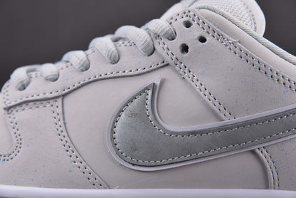 Nike SB Dunk White Lobsters