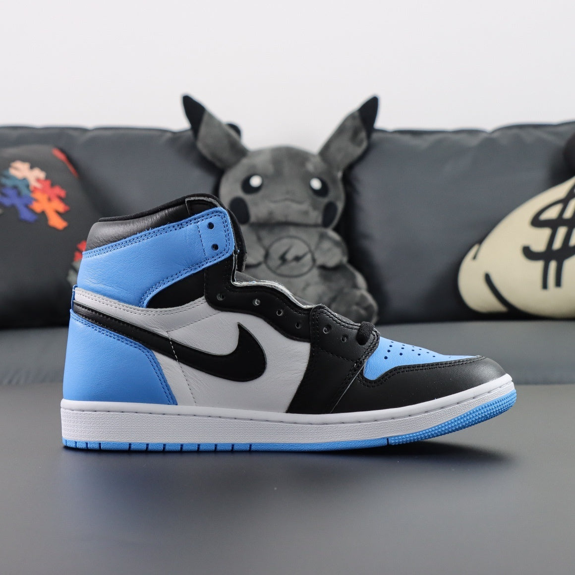 Air Jordan 1 Retro OG High UNC Black Toe