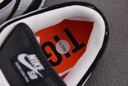 Nike SB Dunk x TIGHTBOOTH