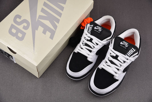 Nike SB Dunk x TIGHTBOOTH