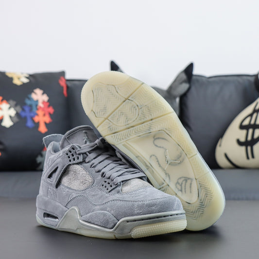 Air Jordan 4 Kaws