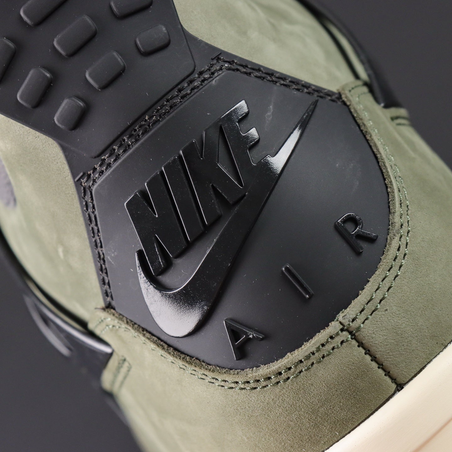 Air Jordan 4 x Undefeated [2025]