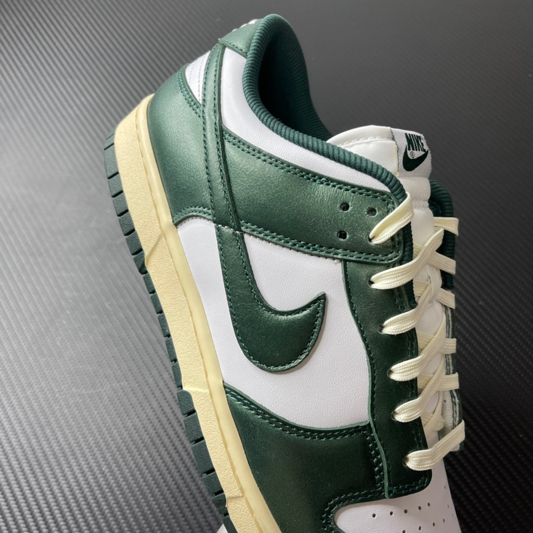 Nike Dunk Vintage Green