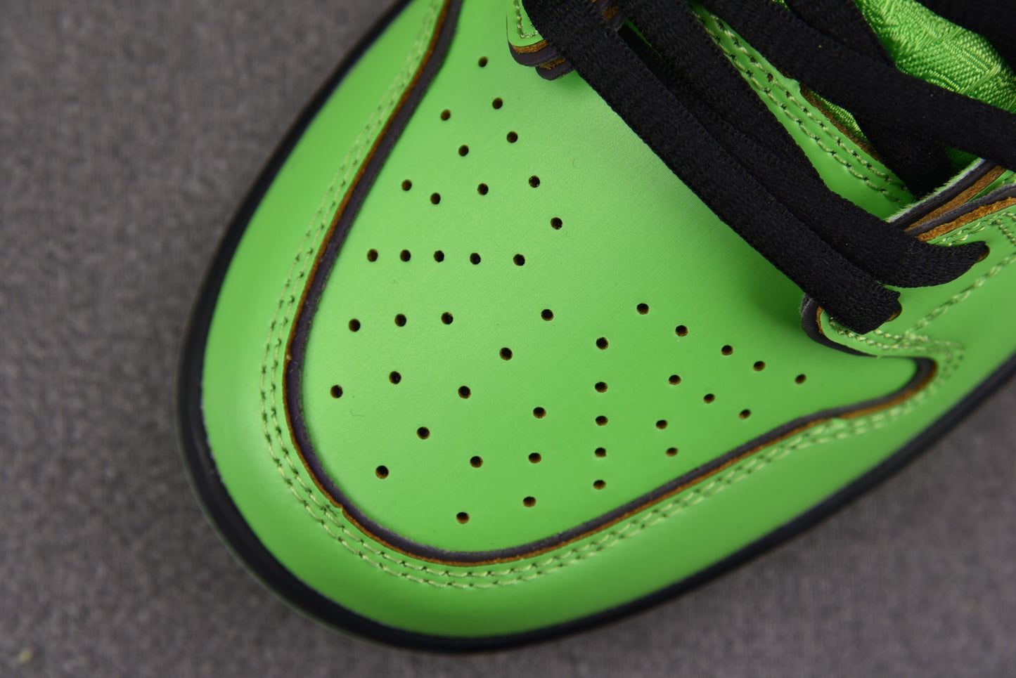 Nike SB Dunk Molly Powerpuff