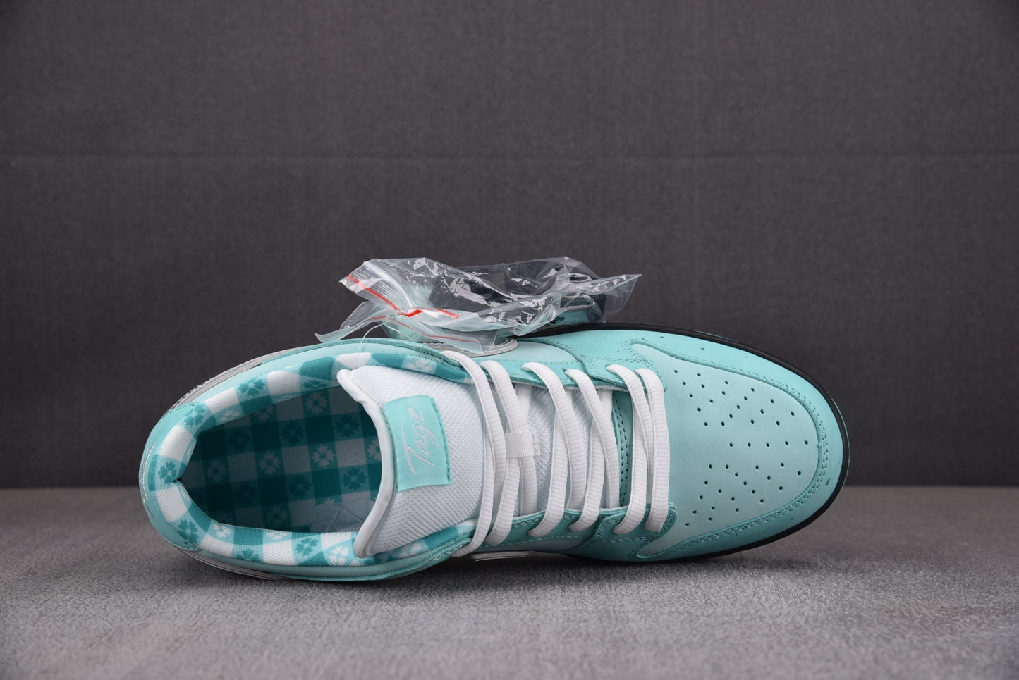 Nike SB Dunk Tiffany Lobster