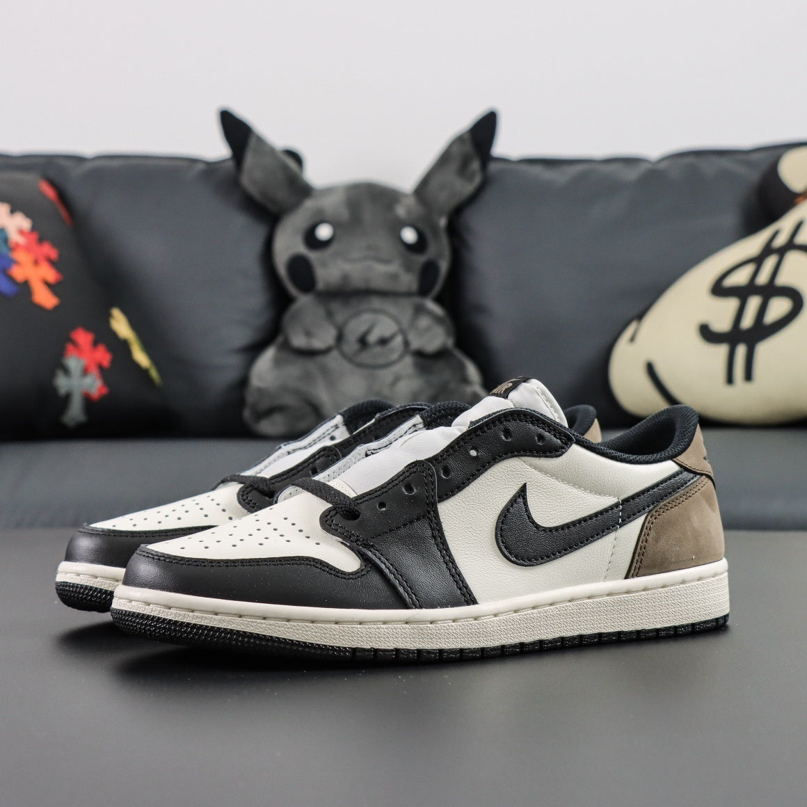 Air Jordan 1 Low OG Mocha