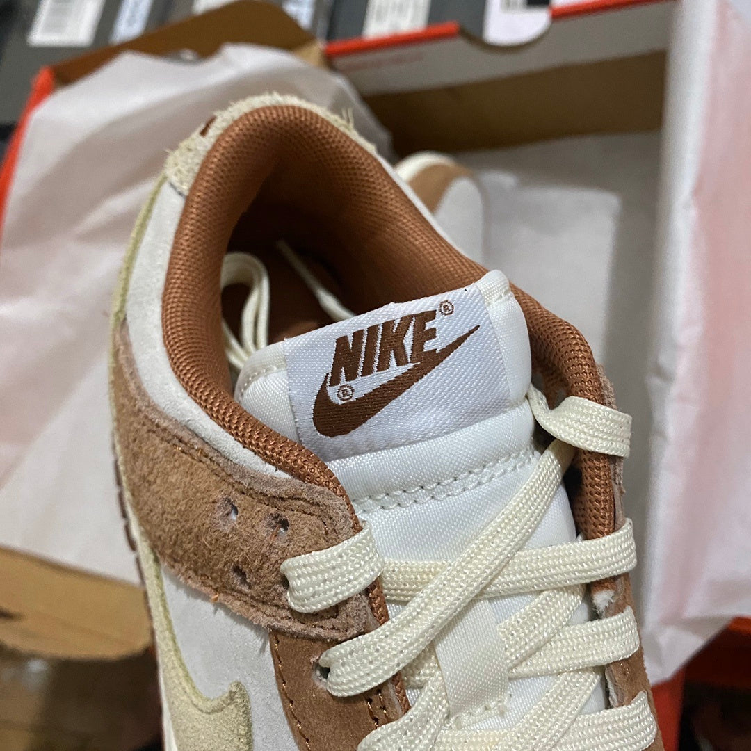 Nike Dunk Medium Curry