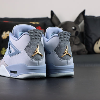 Air Jordan 4 Retro OG UNC Tar Heel PE