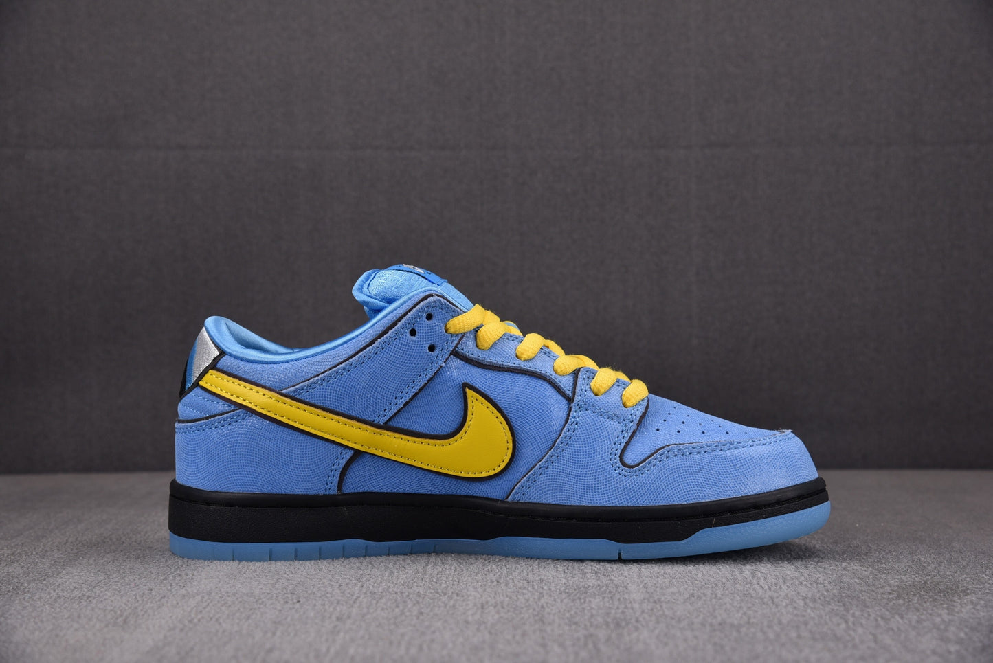 Nike SB Dunk Dolly Powepuff