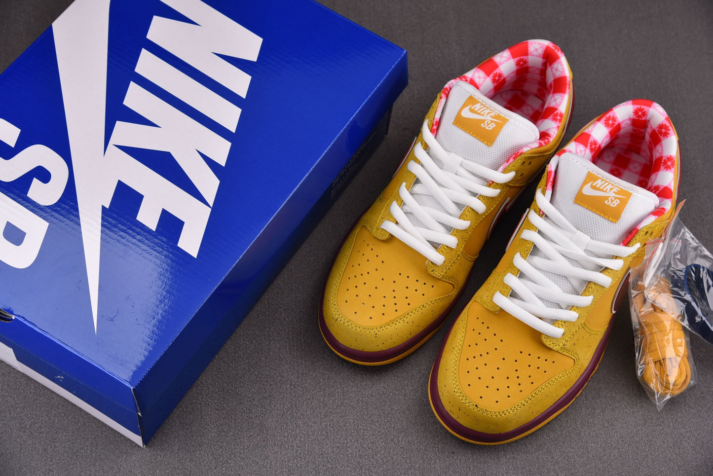 Nike SB Dunk Yellow Lobster