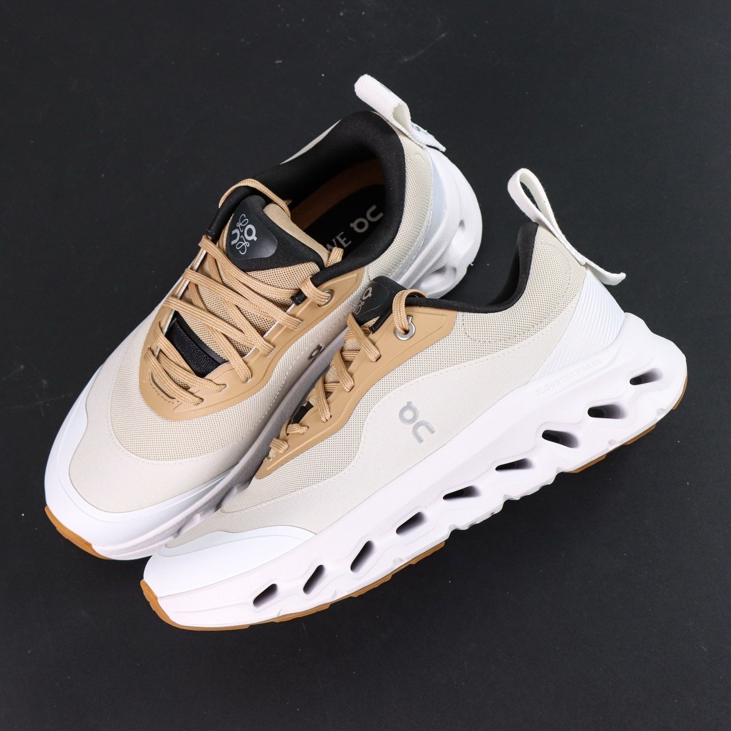 Cloudsurfer white and beige