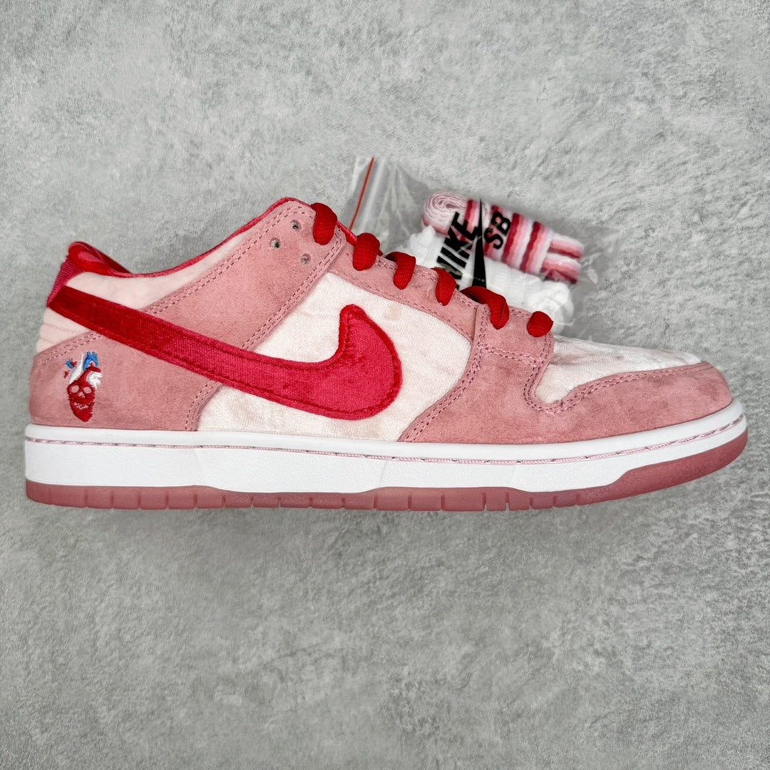 Nike SB Dunk Strange Love