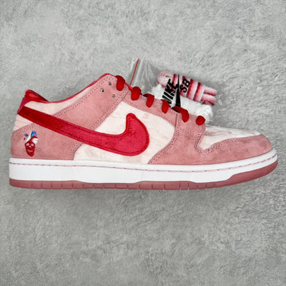 Nike SB Dunk Strange Love