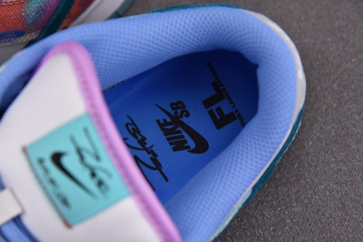 Nike SB Dunk x Futura Laboratories