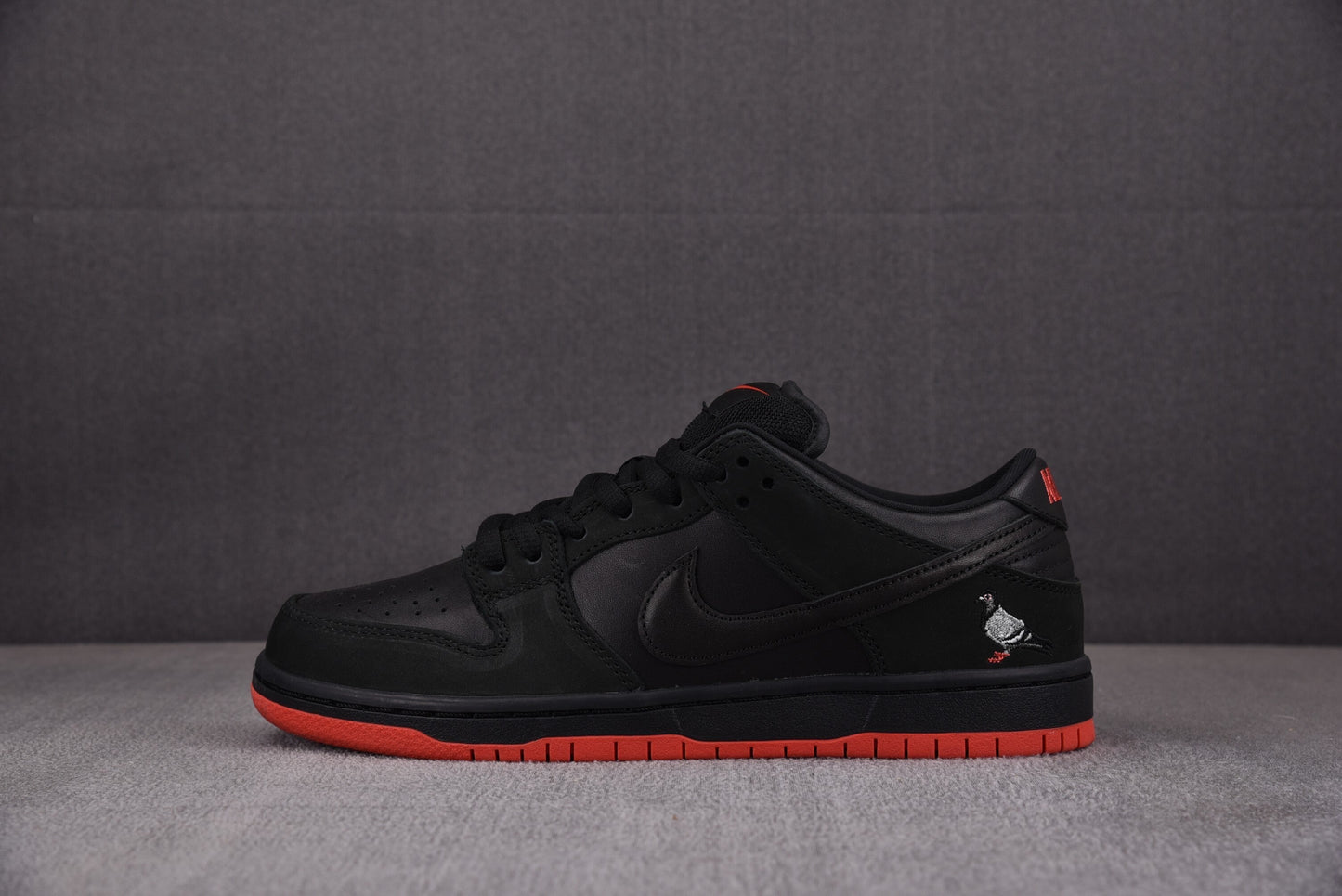 Nike SB Dunk Black Pigeon