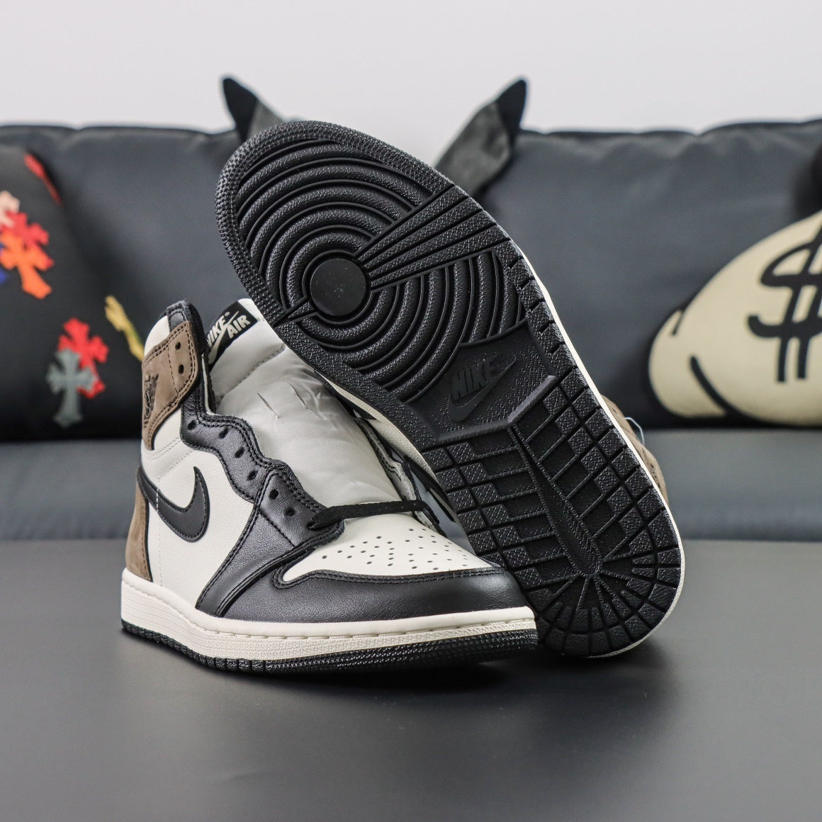 Air Jordan 1 Retro OG High Mocha