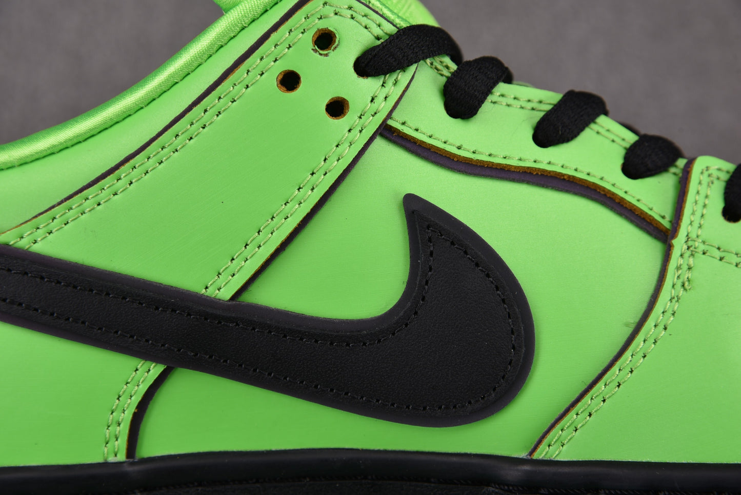 Nike SB Dunk Molly Powerpuff