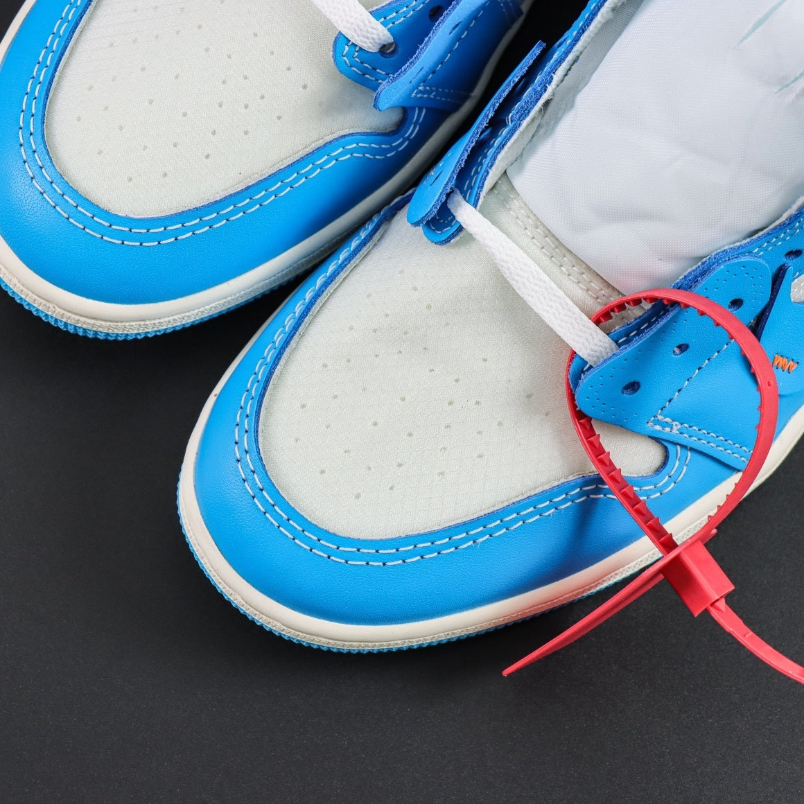 Air Jordan 1 x Off-White Retro OG High University Blue