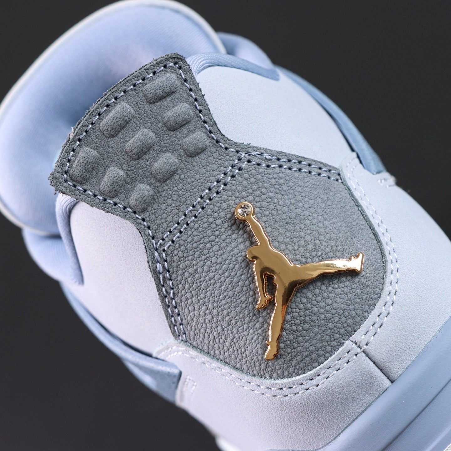Air Jordan 4 Retro OG UNC Tar Heel PE