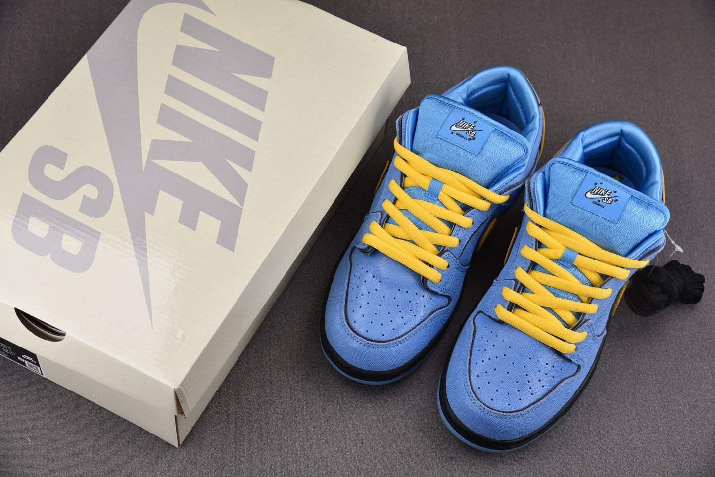 Nike SB Dunk Dolly Powepuff