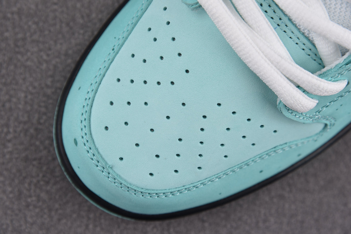 Nike SB Dunk Tiffany Lobster