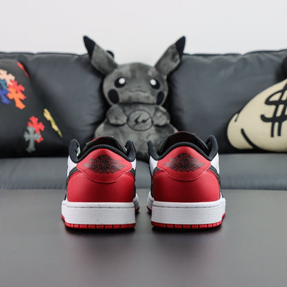 Air Jordan 1 Low OG Black Toe